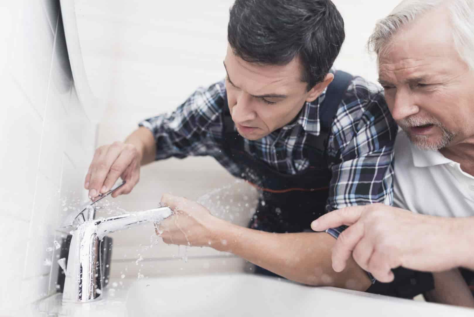 Sanitär Notdienst Mitarbeiter